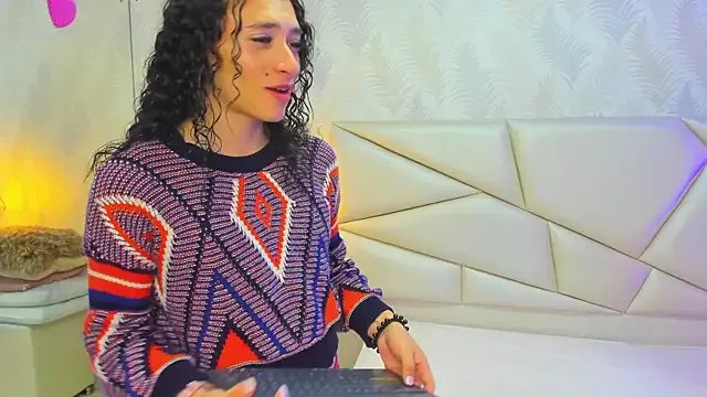 Freechat laurettedela_rouse on StripChat