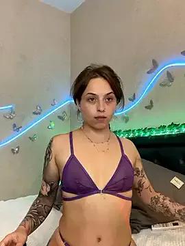 Freechat lavenderluxe on StripChat