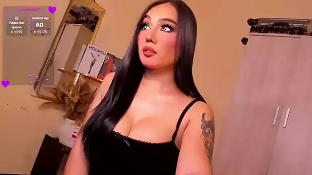 Freechat lily_browndolly on StripChat