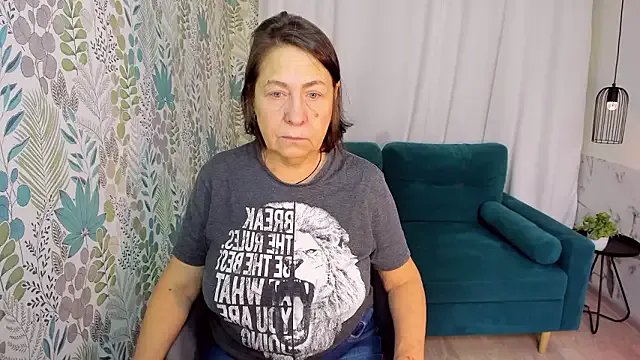 LindaPassionate — Playing with nipples