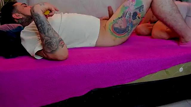 Littlepearl23 on StripChat 