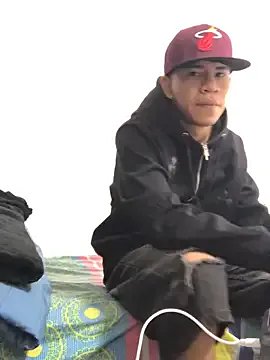 Freechat logannth on StripChat