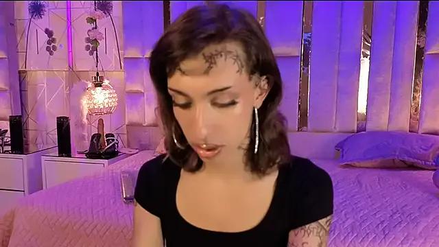 MadisonWood01 on StripChat