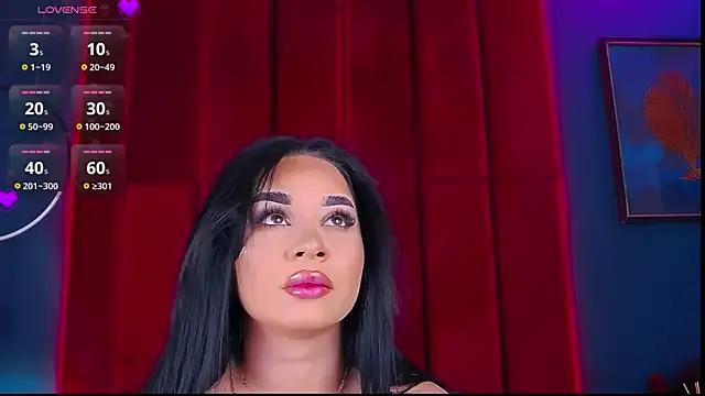 Freechat MadyLuxxx on StripChat