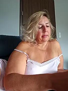 Freechat MariaRichi_ on StripChat