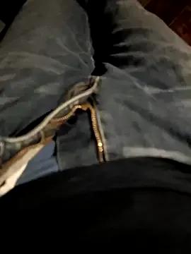 massive_cum on StripChat 