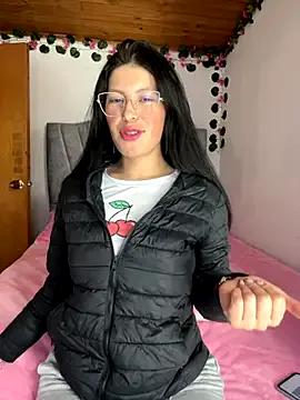 Mia_salinass on StripChat