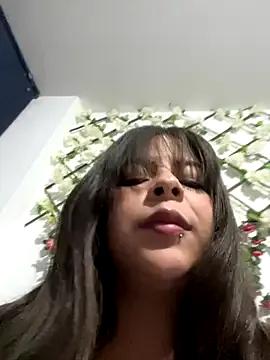 Freechat MiaCollinssx on StripChat