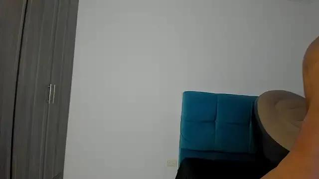 Freechat miky_xxx on StripChat