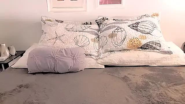 Freechat MilfRayne on StripChat