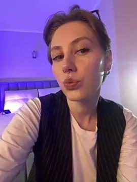 Molli_Luv on StripChat 