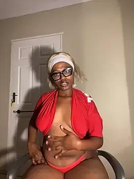 Moonzy77 on StripChat