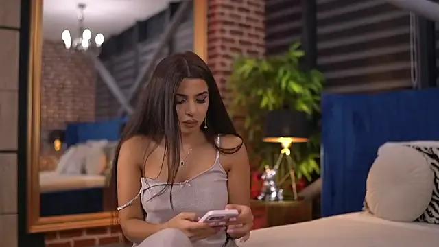 Freechat NicoleCellini on StripChat