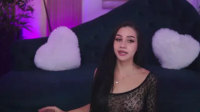 Freechat NinaSolenne on StripChat