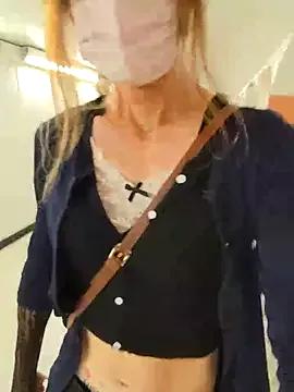 Freechat pink-mai on StripChat