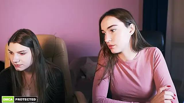 Group pure_radiance1 on StripChat