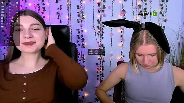 Group pure_radiance1 on StripChat