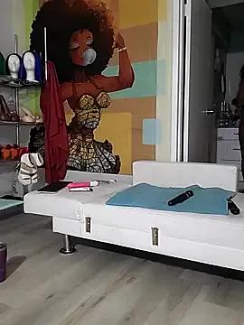 Queenanitadix on StripChat