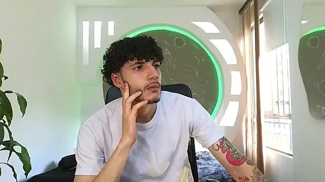 Freechat Rafael_Mendezz on StripChat