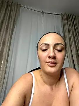 Freechat RaisaSalvi on StripChat