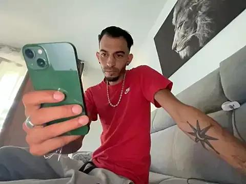 Rebeu313 on StripChat 