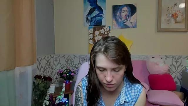 Freechat Reginasmilee on StripChat