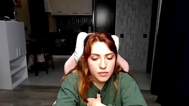 Freechat Reginasmilee on StripChat