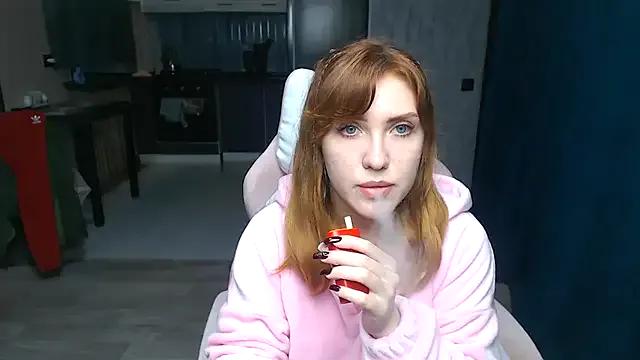 Freechat Reginasmilee on StripChat