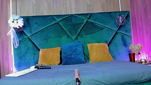 Freechat RosaCatalleya on StripChat