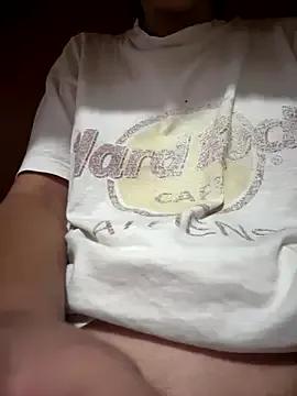 Freechat rossana99_ on StripChat