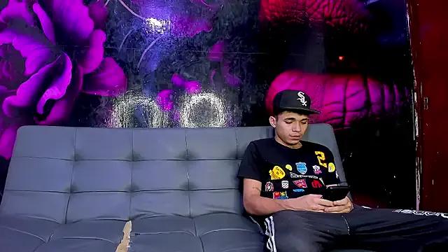 Freechat SeecretPartys on StripChat