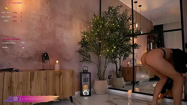 Freechat Serene_Sophiex on StripChat