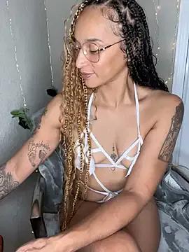 Freechat Shuggabutt on StripChat