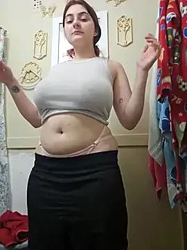 Snowbunnycake_131 on StripChat