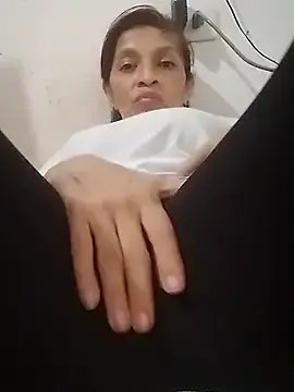 Freechat soltrinidad on StripChat