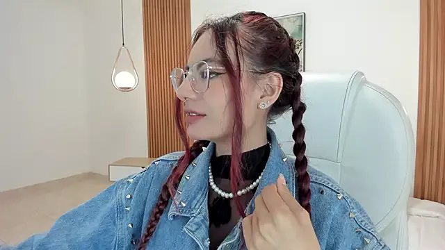 Freechat sophiecherry_ on StripChat