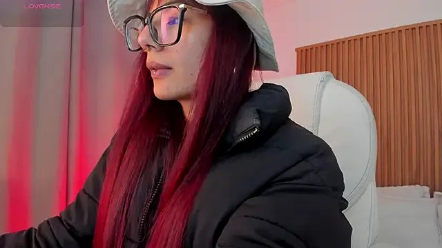 Freechat sophiecherry_ on StripChat