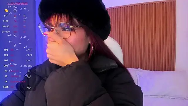 Freechat sophiecherry_ on StripChat