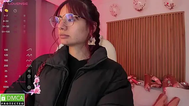 Freechat sophiecherry_ on StripChat