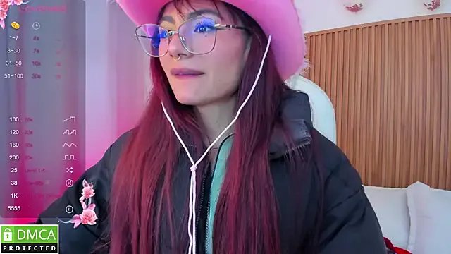 Freechat sophiecherry_ on StripChat