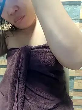 Freechat squirtshantal on StripChat