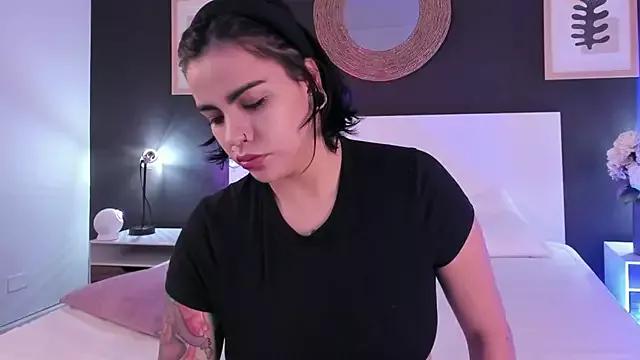 SuccubusDolly on StripChat 