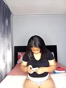 Sultrytits6 on StripChat