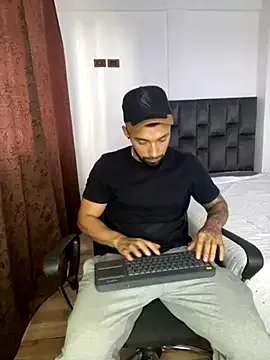 Sweet_and_caramel on StripChat 