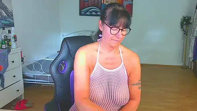 Sylly on StripChat 