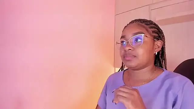 tamaraa_smiith on StripChat 