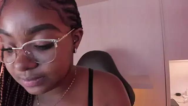 tamaraa_smiith on StripChat 