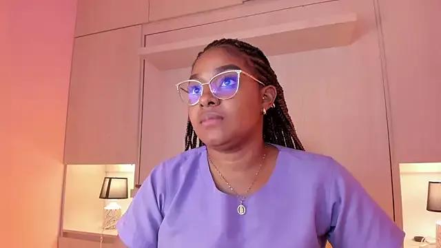 tamaraa_smiith on StripChat