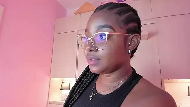 tamaraa_smiith on StripChat 