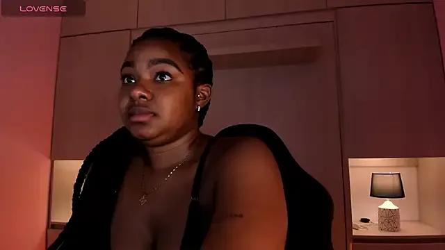 tamaraa_smiith on StripChat 